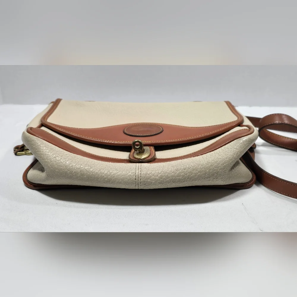 VINTAGE Dooney & Bourke A7-128540 Classic Leather Crossbody Bag Purse Tan Brown - Picture 3 of 16